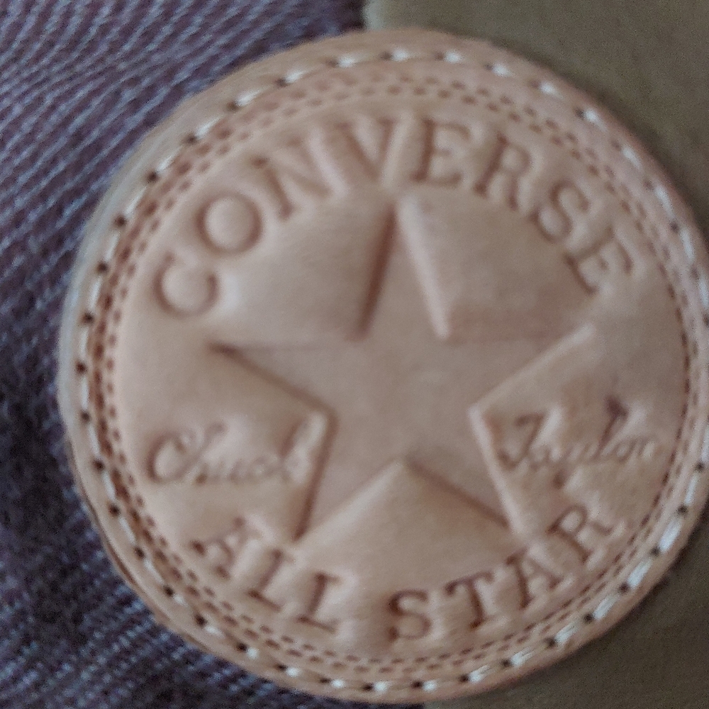 Men's Converse leather sneakers. Size 9.5 - Picture 12 of 16